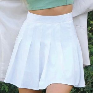 Zipper Side Solid White Pleaded Tennis Skirt